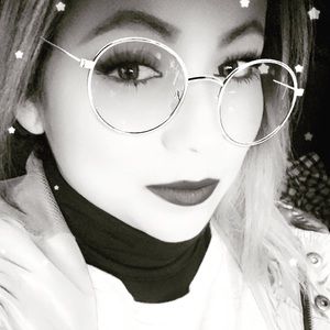 Meet your Posher, Ccynthia